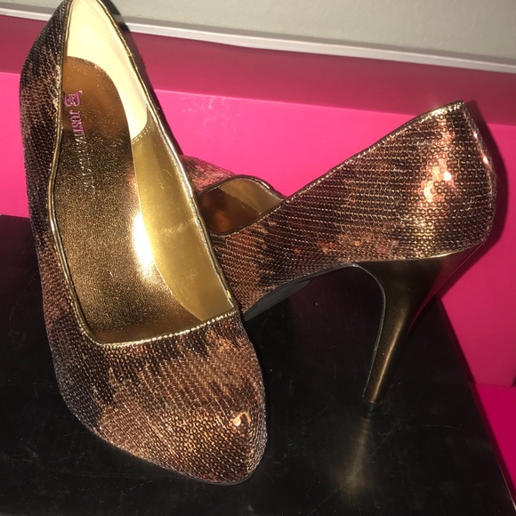 Shoedazzle bronze Sequinedstiletto heels NIB 9 - Picture 8 of 8